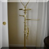 F47. Metal bathroom stand.